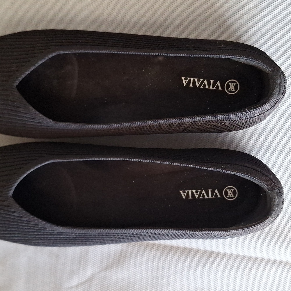 Vivaia Women's Black Flats Sizes 39 1/2 - Picture 4 of 6